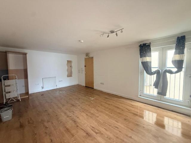Stacey Road, Cardiff CF24 2 bed flat to rent £1,100 pcm £254 pw