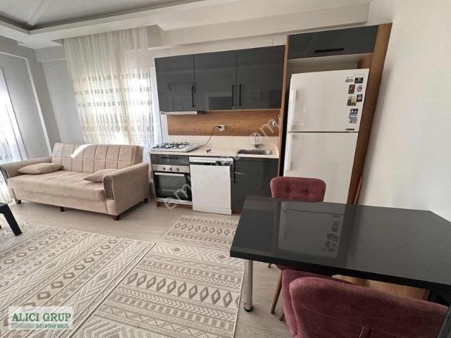 #stad Yakını Az Katlı Binada Full Eşyalı Kiralık 1+1 Daire