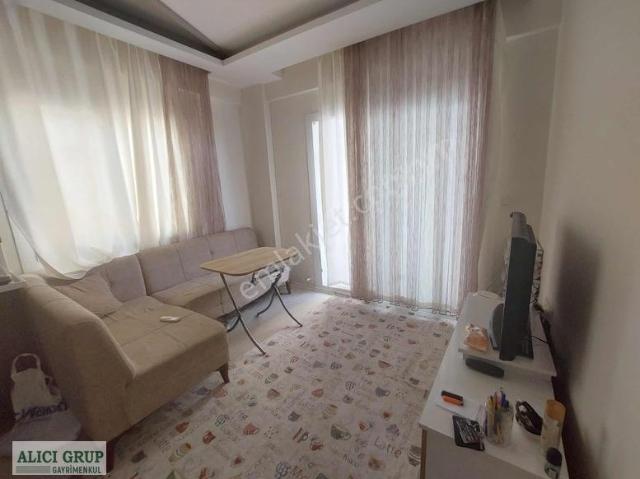 #stad Yakını Anayola Yakın Eşyalı Az Katlı Binada 1+1 Daire