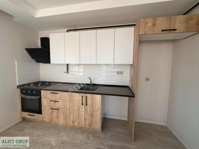 #stad Yanı Hasarsız Kombili Kiralık 3+1 Açık Mutfak Daire