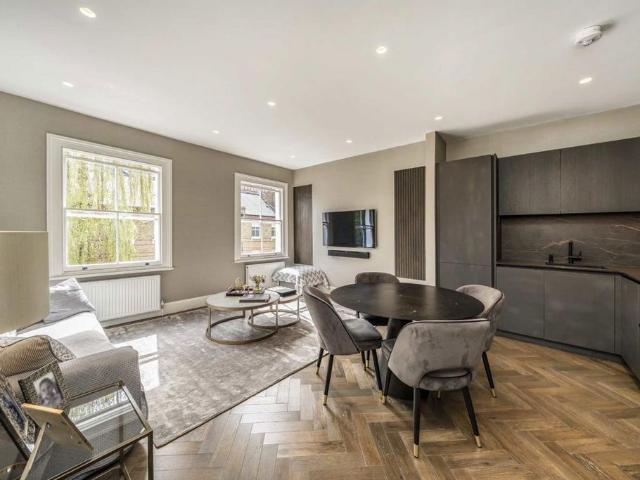 Stadium Street, London SW10 3 bed maisonette to rent £4,750 pcm £1,096 pw