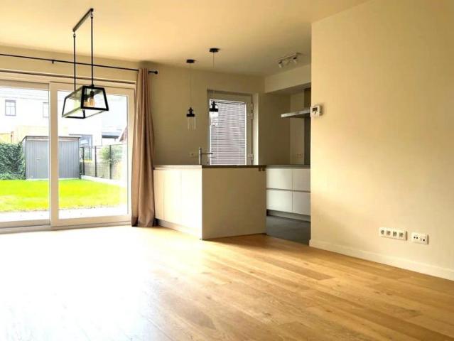 STADSWONING te huur te Assent: 4 slpks, 2 badk, tuin en carport