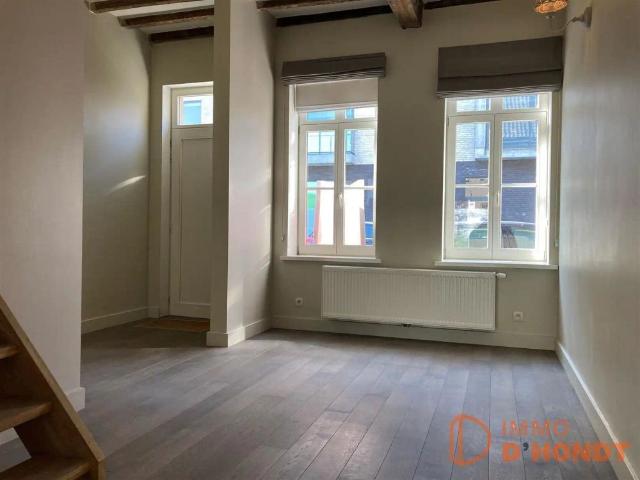 Stadswoning met tuin, terras en garage