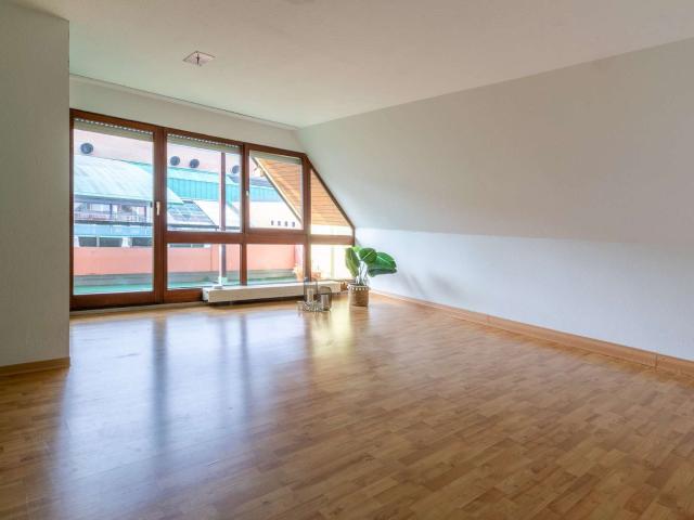 Stadtnah und Familienfreundlich. 4 Zimmer Dachgeschosswohnung mitten in Künzelsau