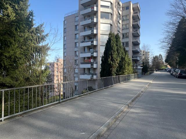 Stadtnah wohnen Gemütliche 2.5 Zimmer Wohnung mit Balkon