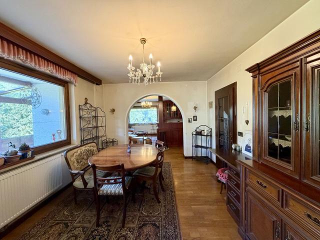Stadtnah & im Grünen Familienhaus mit Zwei Wohneinheiten & Waldrandlage!