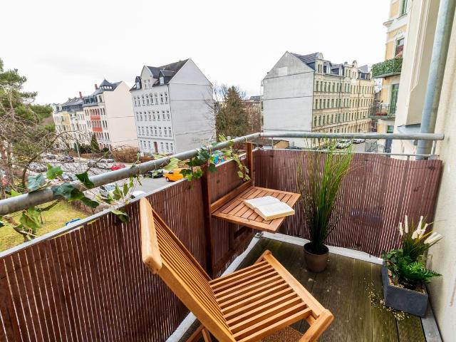 StadtNatur Apartment at Küchwald with balcony, streaming TV, bathtub, workplace, Chemnitz Amsterdam Apartments for Rent