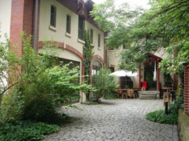 Stadthaus Idylle im Bachviertel: Wunderschöne Doppelhaushälfte im grünen Herzen Leipzigs