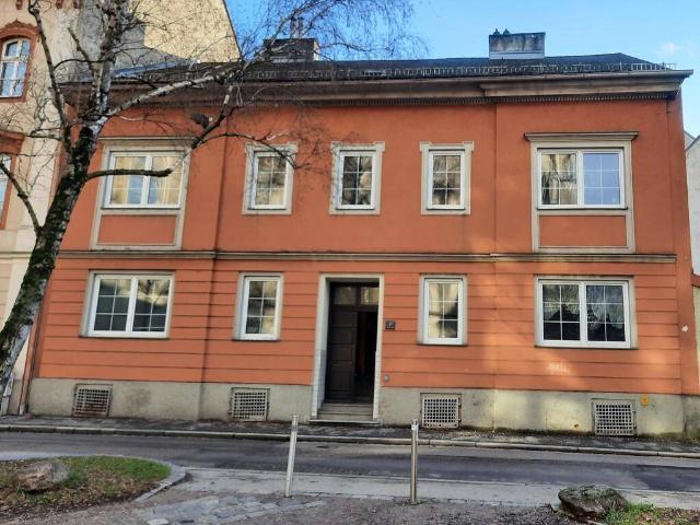 Stadthaus mit Ausbaupotenzial in bester Innenstadtlage am Linzer Mariendom