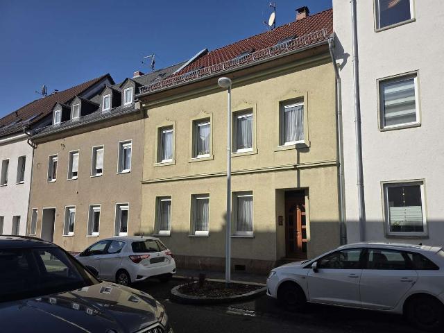 Stadthaus mit Potenzial in zentraler Lage – ideal für Eigennutzer mit Vision