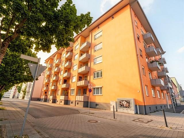 Stadtleben trifft Wohngefühl – modernisierte, zeitlose 3 Zi Wohnung mit Balkon im Herzen von Neu Ulm
