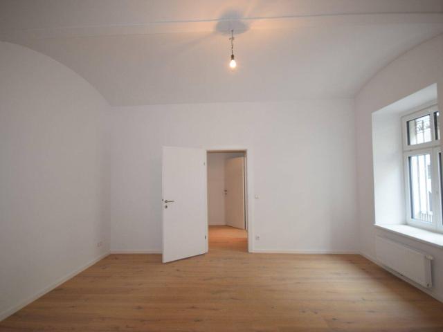 STADTQUARTIER WEST Neu renoviertes 2 Zimmer Atelier