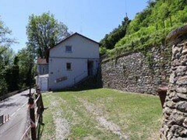 Stadtrand Lage im Grünen: nette 2 Zimmer Wohnung mit Terrasse + Gartenanteil, Parkplatz