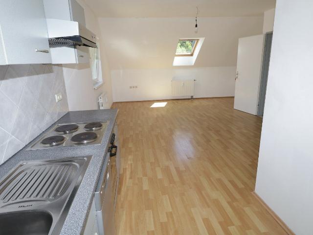 Stadtrand Lage im Grünen: nette 2 Zimmer Wohnung mit Terrasse + Gartenanteil, Parkplatz