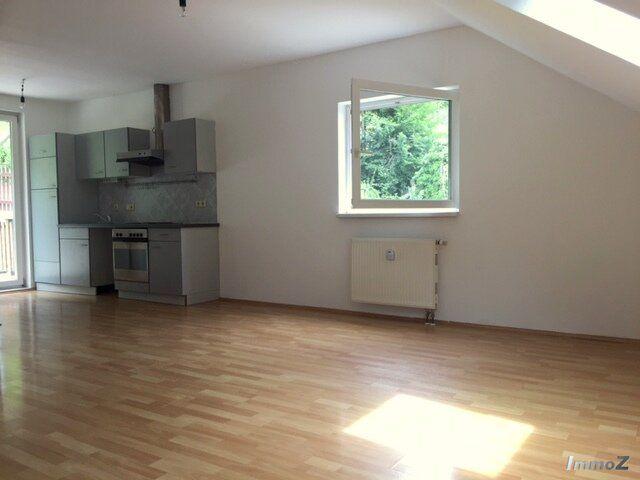 Stadtrand Lage im Grünen: nette 2 Zimmer Wohnung mit Terrasse + Gartenanteil, Parkplatz