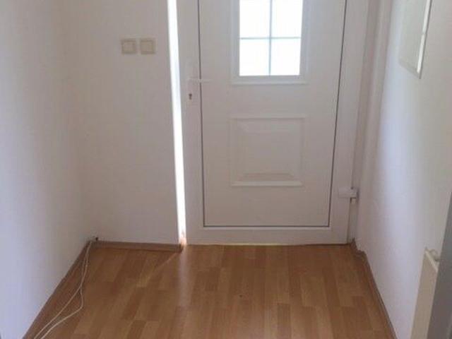 Stadtrand Lage im Grünen: nette 2 Zimmer Wohnung mit Terrasse + Gartenanteil, Parkplatz