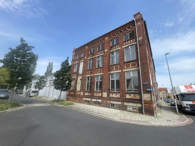 Stadtteil Luckenwalde MFH 4 WE + 1 GE & Rohbau Ausbau zu MFH mit ca.1.000 1.200 qm Wohnfläche !