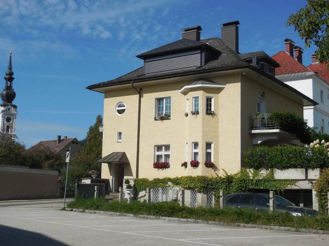 Stadtvilla mit 3 4 eigenständigen Wohn /Büroeinheiten teilvermietet im Zentrum von Kirchdorf an der Krems zu verkaufen!