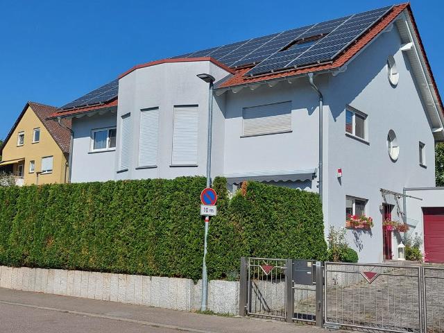Stadtvilla mit Wellnessbereich, Einliegerwohnung und Doppelgarage in Kornwestheim