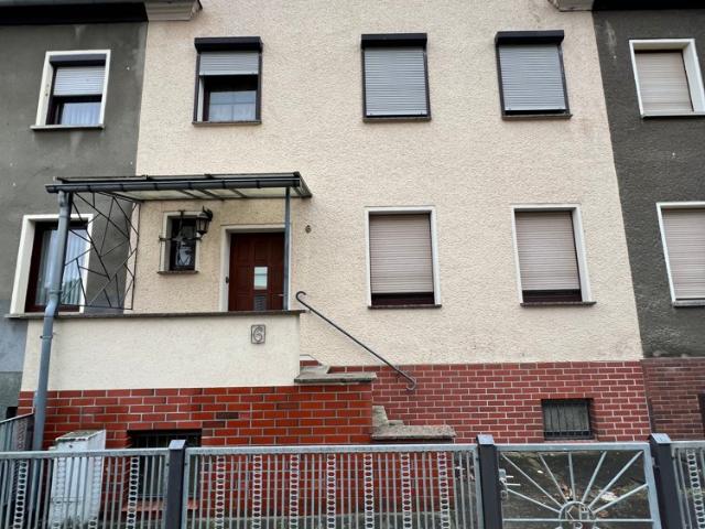 Stadtvilla mit Pool – 6 großzügige Zimmer & zwei Garagen in Toplage von Jüterbog