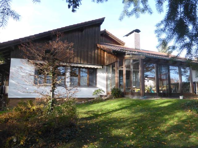 Stadtvilla im Landhausstil Nähe Schulzentrum
