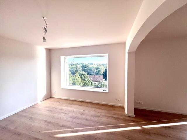 Stadtvilla in Möhringen: Erstbezug in wunderschöne 3,5 Zi Wohnung mit Südbalkon, Garten & Kamin