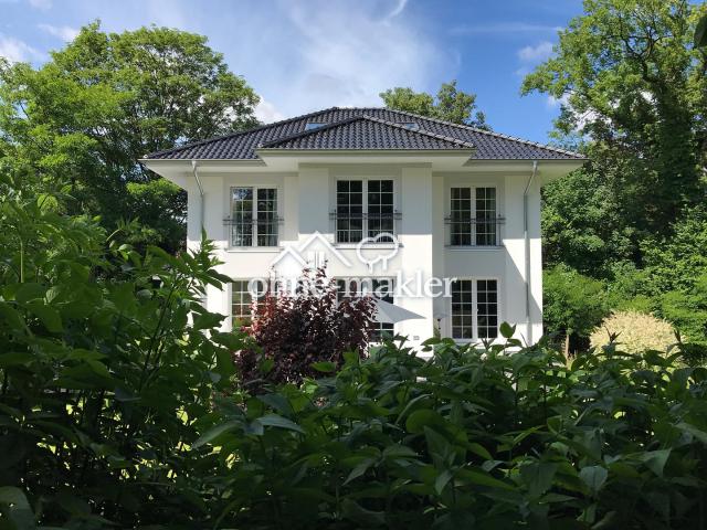 Stadtvilla in grüner Oase im Zentrum Neumünsters