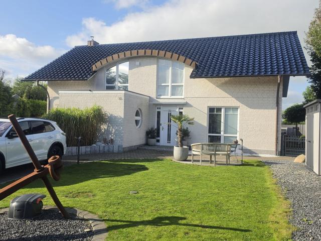 Stadtvilla in Husum mit Doppelgarage/Sauna und Pool