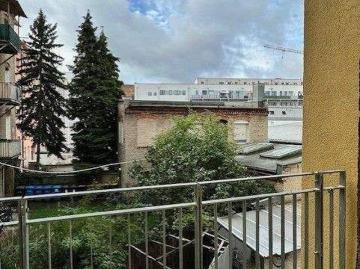 Stadtwohnung inkl. neuer EBK zum Selbstbezug – zentrale Lage mit Einkaufsmöglichkeiten & U Bahn um die Ecke!