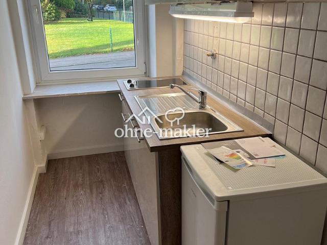 Stadtzentrale,renovierte 2 Zimmer Wohnung, mit neuer Küche, sofort verfügbar