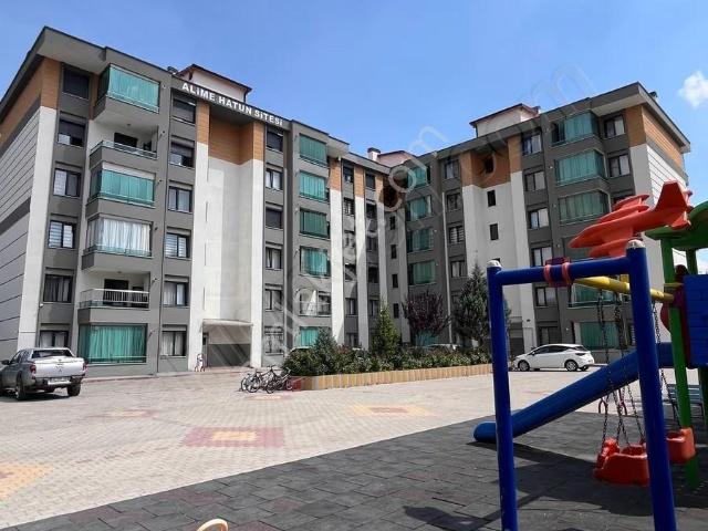Stadyum Yakını Parsana Mahallesinde Site İçerisinde 4+1 Daire