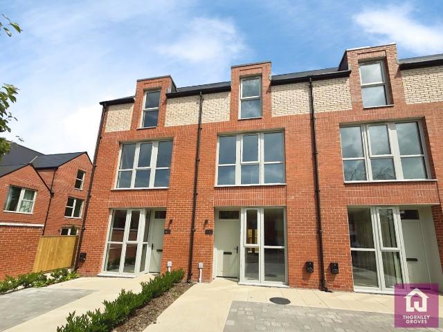 Stafford Close, Manchester, Greater Manchester M14, 3 bed detached house to rent, £1,700 pcm | PrimeLocation