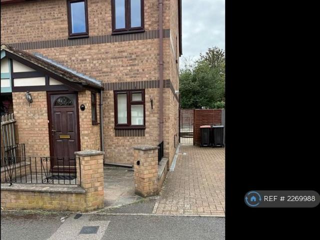 Stafford Grove, Milton Keynes, MK5 2 bed semi detached house to rent £1,395 pcm £322 pw