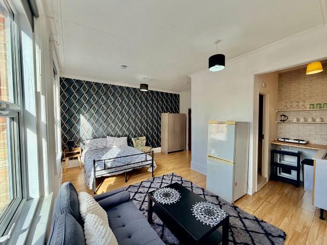 Stafford Road, Bournemouth BH1, Studio to rent, £800 pcm | PrimeLocation