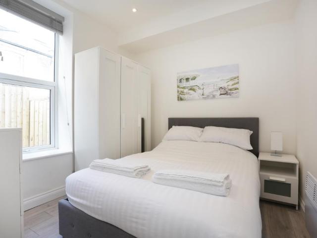 Stafford Road, Bournemouth 1 bed house to rent £1,175 pcm £271 pw