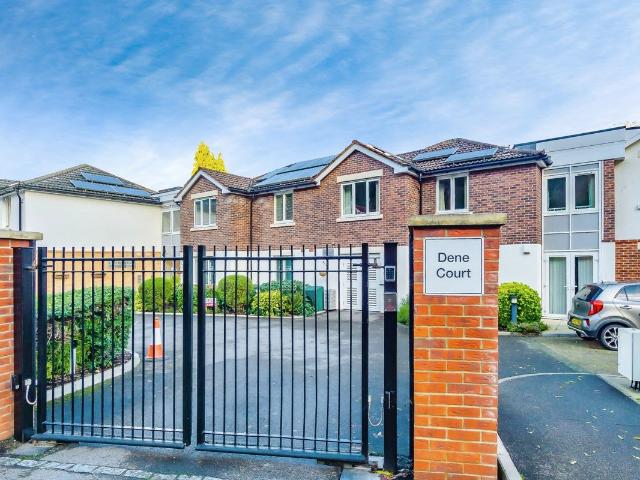 Stafford Road, Caterham CR3, 1 bed flat to rent, £1,300 pcm | PrimeLocation