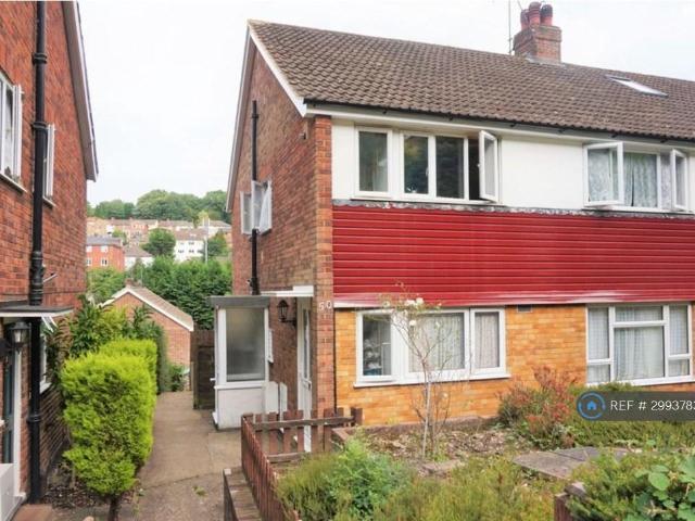 Stafford Road, Caterham, CR3 2 bed maisonette to rent £1,600 pcm £369 pw