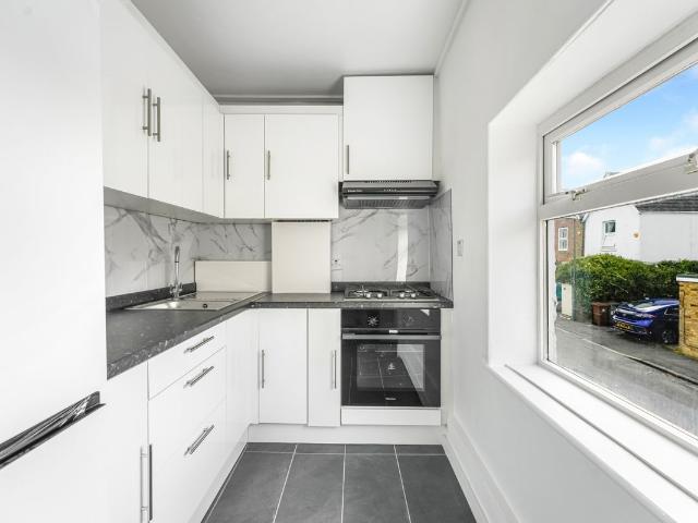 Stafford Road, Wallington SM6, 2 bed flat to rent, £1,700 pcm | PrimeLocation