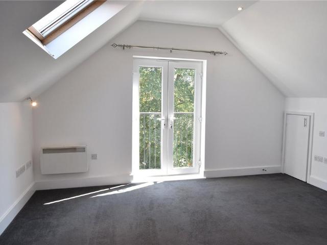 Stafford Road, Wallington, SM6 2 bed apartment to rent £1,850 pcm £427 pw