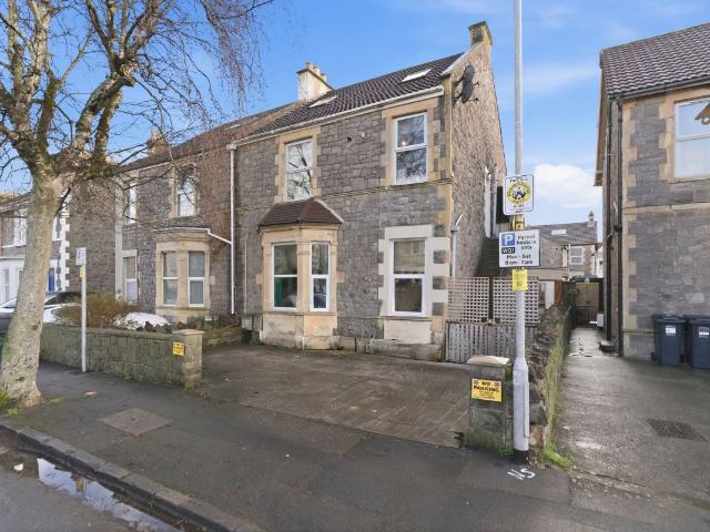 Stafford Road, Weston Super Mare BS23, 2 bed flat to rent, £1,100 pcm | PrimeLocation