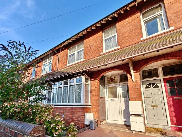Stafford ST17 2 bed maisonette to rent £750 pcm £173 pw