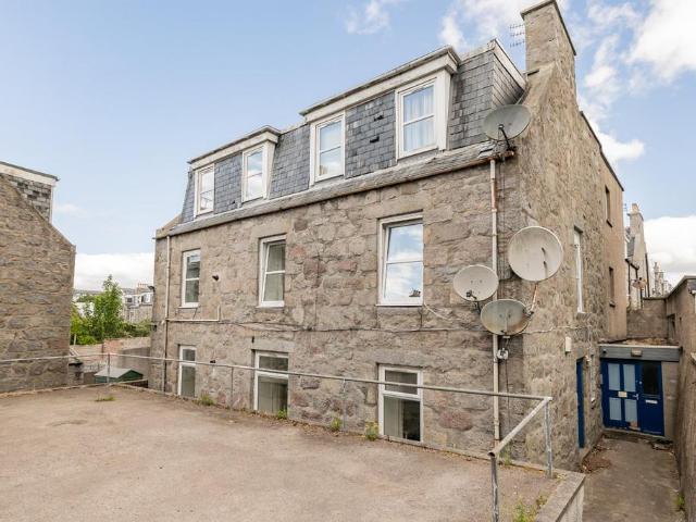 Stafford Street, Aberdeen, AB25 3 bed flat to rent £1,467 pcm £339 pw