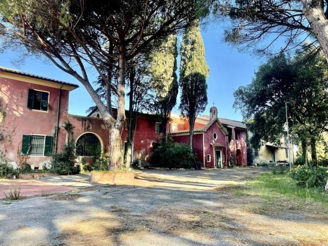 Stagno 10 vani 1900mq