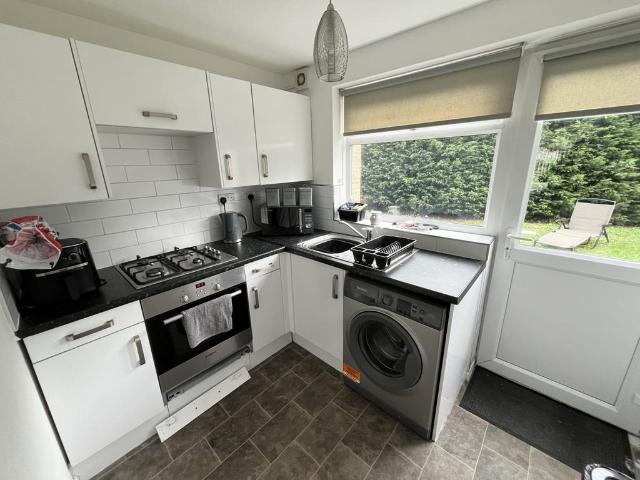 Staindale Court, Nottingham. 2 bed ground floor maisonette to rent £850 pcm £196 pw