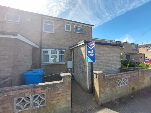 Staines Close HU8, 3 bed terraced house to rent, £795 pcm | PrimeLocation