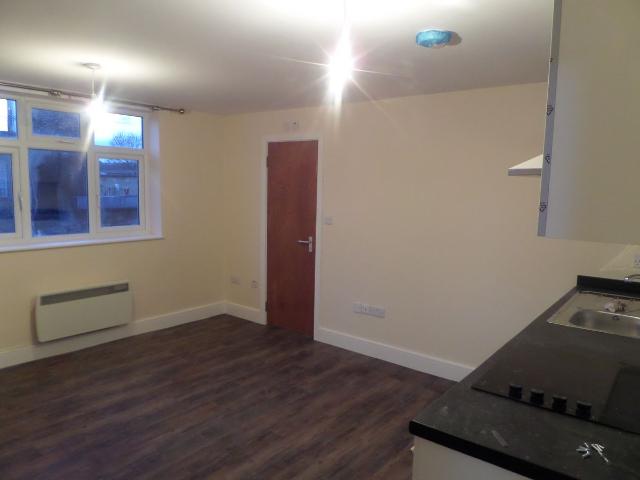 Staines Road, Bedfont, Feltham TW14, Studio to rent, £900 pcm | PrimeLocation
