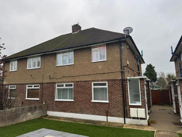 Staines Road, Feltham, TW14 2 bed ground floor maisonette to rent £1,750 pcm £404 pw