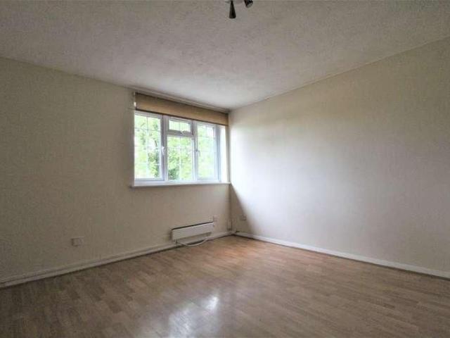 Staines Road, Feltham, TW14