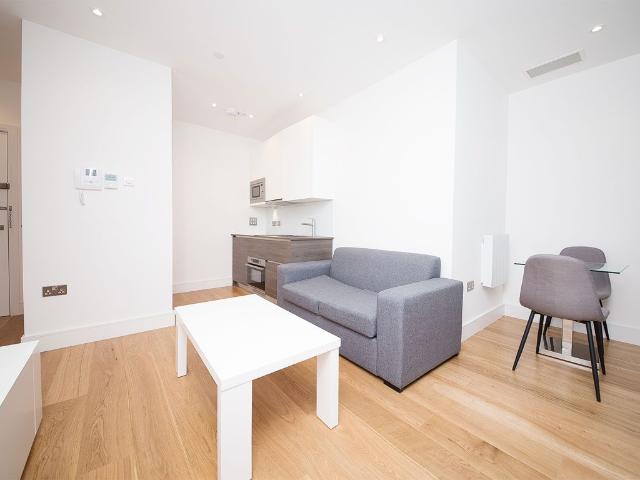 Staines Road, Hounslow TW3, Studio to rent, £1,250 pcm | PrimeLocation
