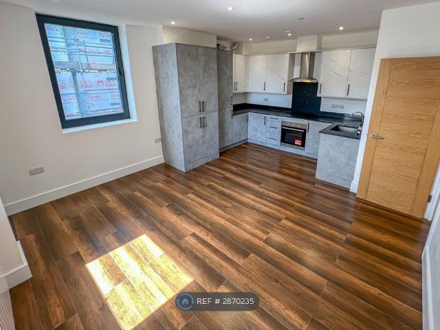 Staines Road, Hounslow TW3, 1 bed flat to rent, £1,385 pcm | PrimeLocation